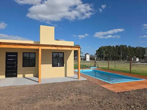 Casa en venta - 2 Dormitorios 2 Baños - Abasto