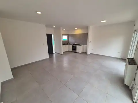 Casa en Alquiler con 1 cochera
