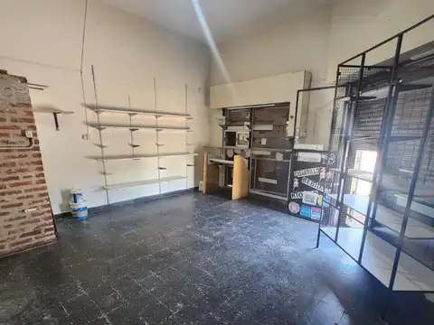 Local en Alquiler en Villa Dominico, $ 500.000
