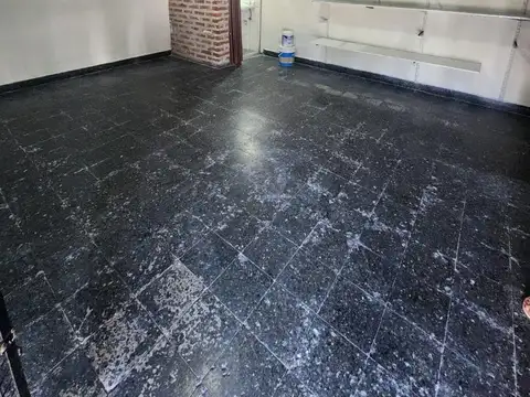 LOCAL EN ESQUINA EN ALQUILER BOULEVAR DE LOS ITALIANOS 699