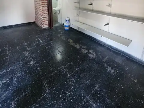 Local en Alquiler en Villa Dominico, $ 500.000