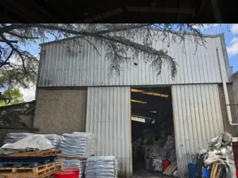 EXCELENTE GALPON 1000 MTRS CUB ZONA INDUSTRIAL TEMPERLEY PIO COLLIVADINO