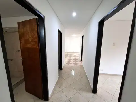  ALQUILADO   AMPLIO DPTO 3 AMB Y MEDIO, PRIMER PISO