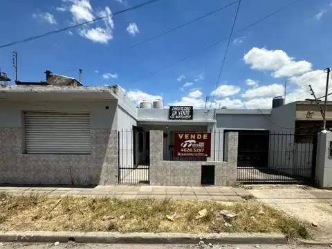 Casa - Venta - Argentina, La Matanza - CARLOS CASARES 4513