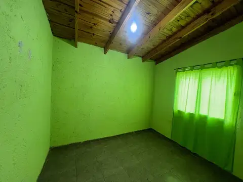 Casa 6 ambientes con 2 baños