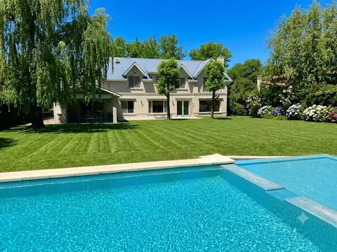 Venta Casa 5 Ambientes con Dependencia en Carmel Country Club Pilar