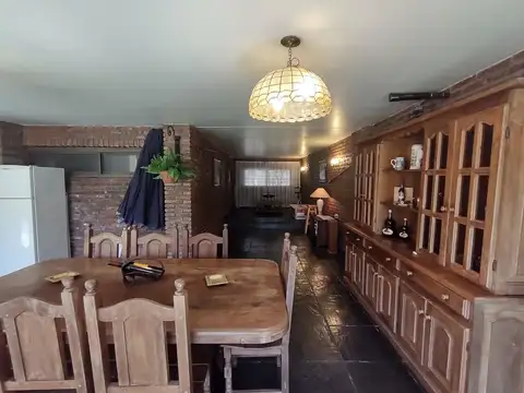 Casa 4 ambientes con 3 baños
