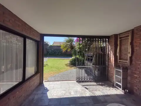 HERMOSA CASA - EXCELENTE CALIDAD CONSTRUCTIVA