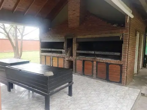 Casa en Venta en Pablo Nogues, USD 2.000.000