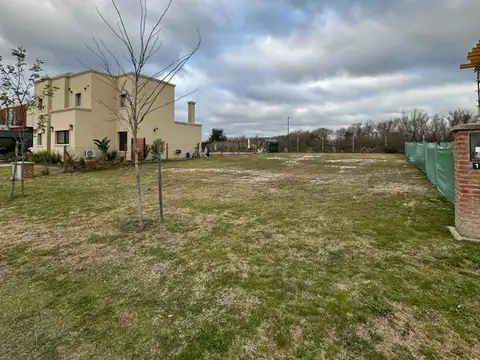 Grv - Venta Lote Perimetral En Barrio Santa Ana -