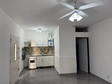 Depto Tipo Casa en Alquiler de Monoambiente