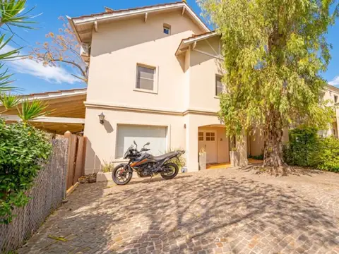 VENTA CASA EN BARRIO LA CHACRA