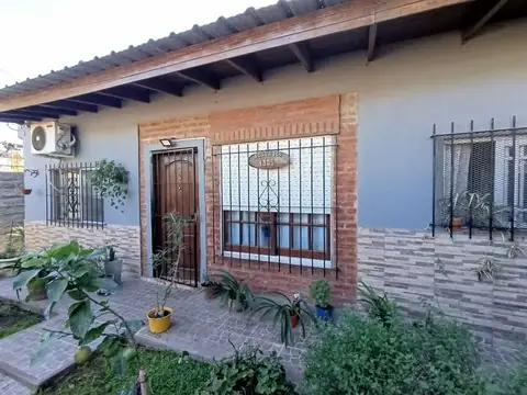 VENTA CASA 3 AMB + DPTO MULTIFAMILIAR EN MERLO