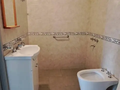Casa en Alquiler con 1 cochera
