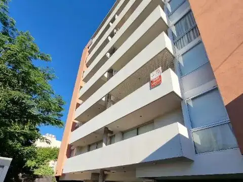 ¡NUEVO EN ALQUILER EN HAEDO! 2 Ambientes al Frente con Cochera Cubierta