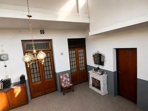 Casa 5 ambientes con 1 baño