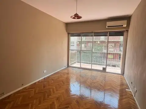 DEPARTAMENTO DE 3 AMBIENTES CON BALCON