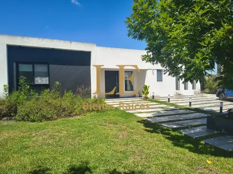 Casa en Venta con 5 cocheras