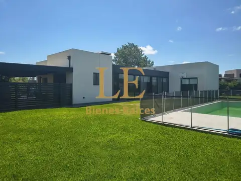 Casa en Venta en El Canton, USD 330.000