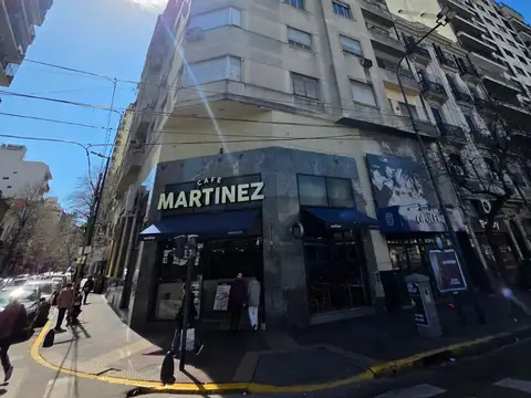 GRAN DEPARTAMENTO 4 AMB. CON DEPENDENCIA - COCINA COMEDOR - LAVADERO INDEPENDIENTE - MUY BUENA UBICACION