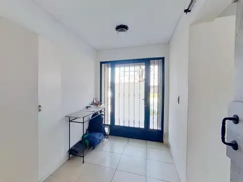 Casa 8 ambientes con 3 baños