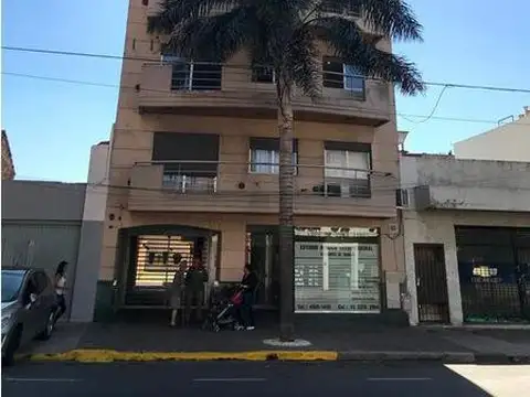 DEPARTAMENTO SEMI PISO 3 AMBIENTES EN VENTA - MONTE CASTRO, CAPITAL FEDERAL