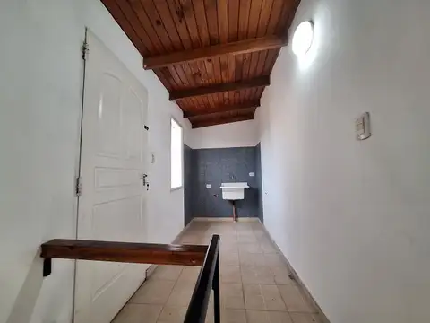 Primer Piso por escalera - Buenos Aires y Patricios 01-01