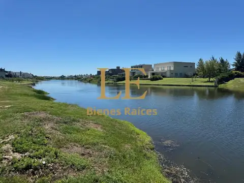 Terreno en Venta de 853,0 m2