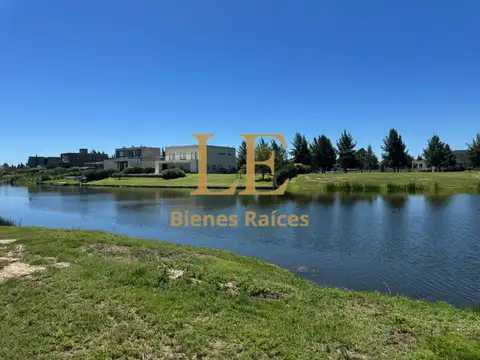 Terreno en Venta de 853,0 m2