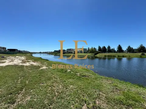 LOTE EN VENTA  A LA LAGUNA