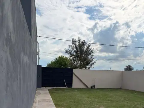 Casa en Venta en Granadero Baigorria, USD 45.000