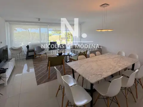 Hermoso apartamento de 3 dormitorios ubicado en primera linea de la mansa 