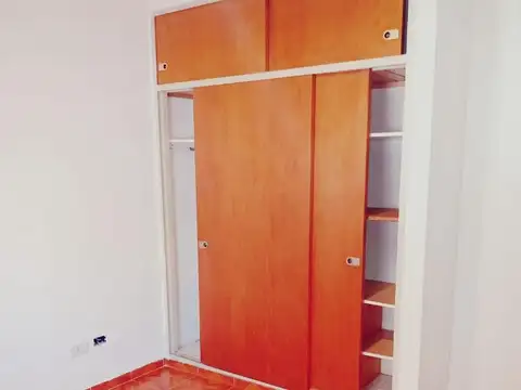 Ph de 3amb al frente con patio (Cerrito 2300 -L del Mirador)