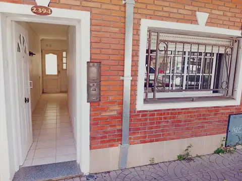 Ph de 3amb al frente con patio (Cerrito 2300 -L del Mirador)