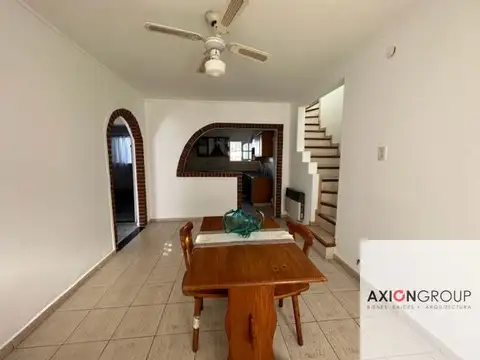 Casa 5 ambientes con 2 baños