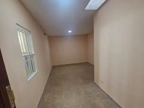 EXCELENTE OFICINA / CONSULTORIO EN MUY BUENA UBICACION EN SAN ISIDRO