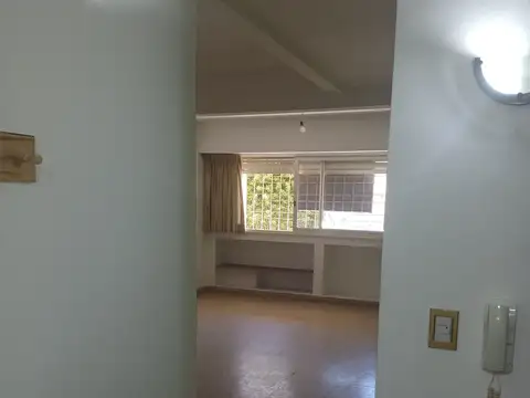 IMPECABLE DEPARTAMENTO DE 2 AMBIENTE  PLANTA BAJA FRENTE
