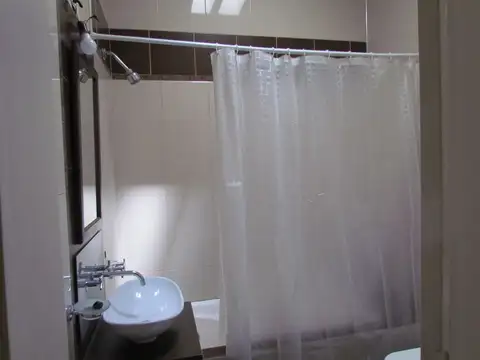 Casa en Alquiler con 1 cochera
