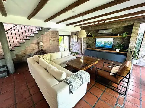 Casa en Venta en Manuel B Gonnet, USD 390.000