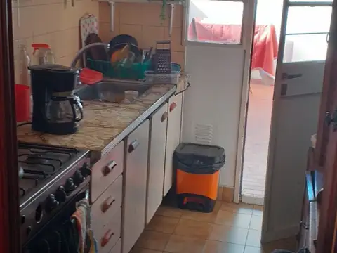 Casa 2 ambientes con 1 baño
