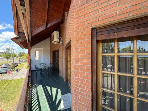 Venta En Bloque - Casa + Departamento + Local