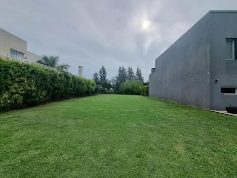 Terreno en Venta en Los Olivares, USD 120.000