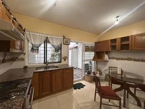 Depto Tipo Casa en Venta 40 años
