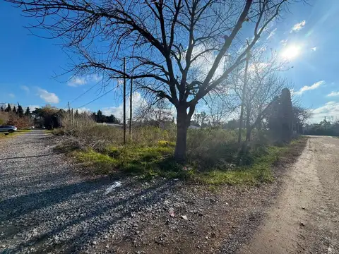 Lote en barrio Los Pioneros