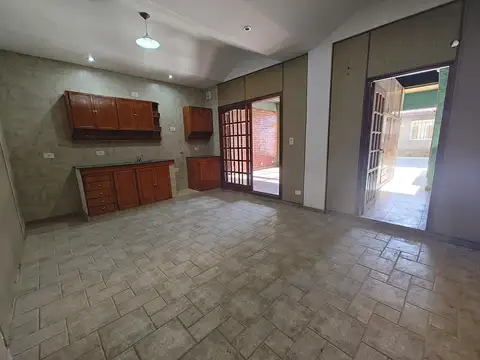 Casa en alquiler en centro de G, de Laferrere