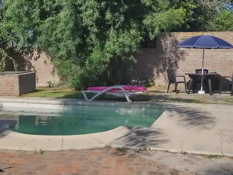 VENTA CASA QUINTA CON PILETA