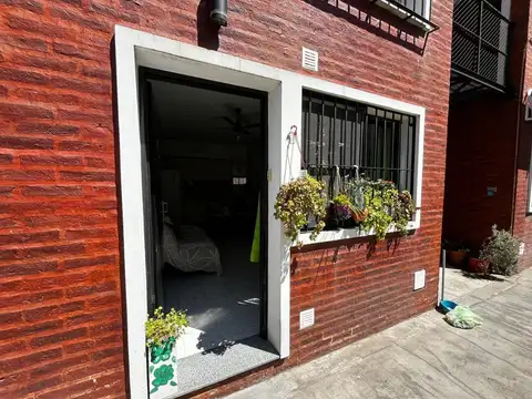Depto Tipo Casa en Venta de 2 ambientes