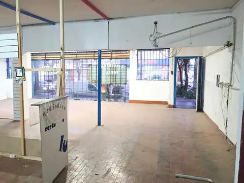 Local 213m2 - Apto crédito - Av. Jacinto Peralta Ramos y Puán