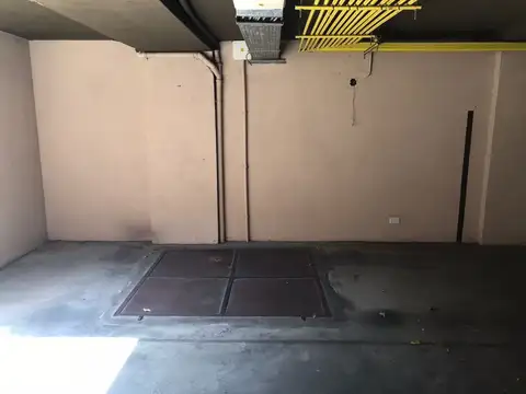 ARIAS 2900, Piso P.B.