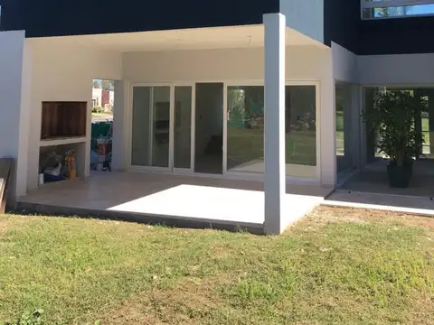 Casa en Venta en San Matias, USD 265.000